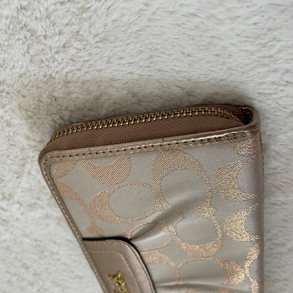 Coach Metallic jacquard Print wallet EUC - Picture 7 of 12